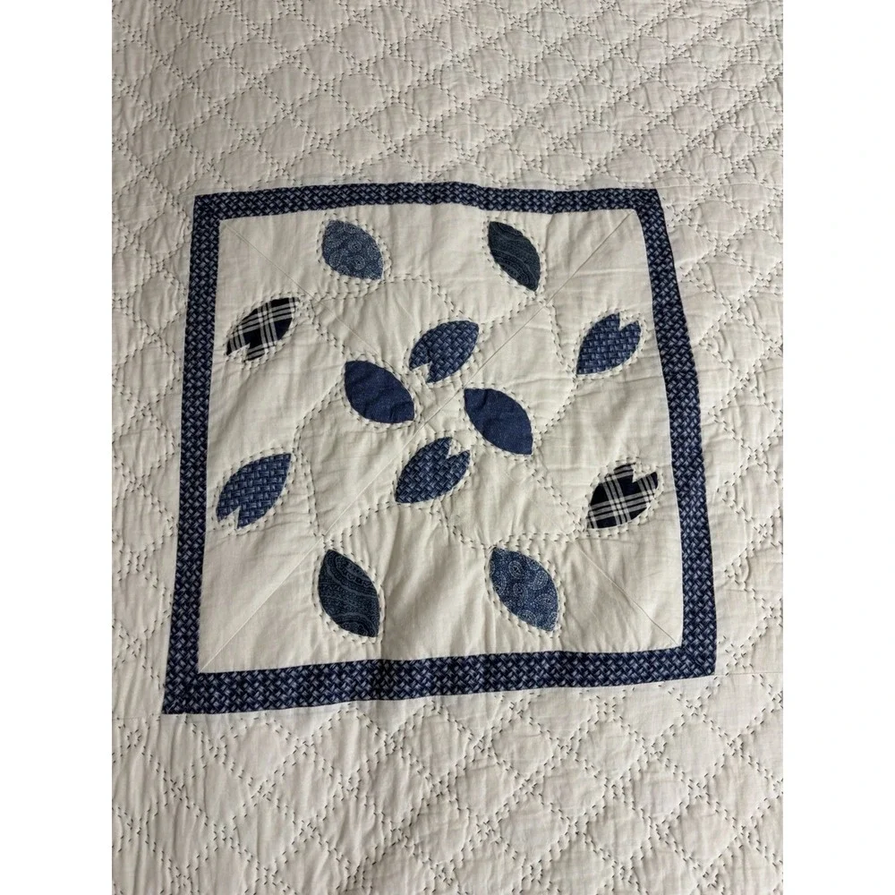 Vintage Quilt Queen Size 92 x 98 Embroidered Leaf, Country Pattern Cottagecore